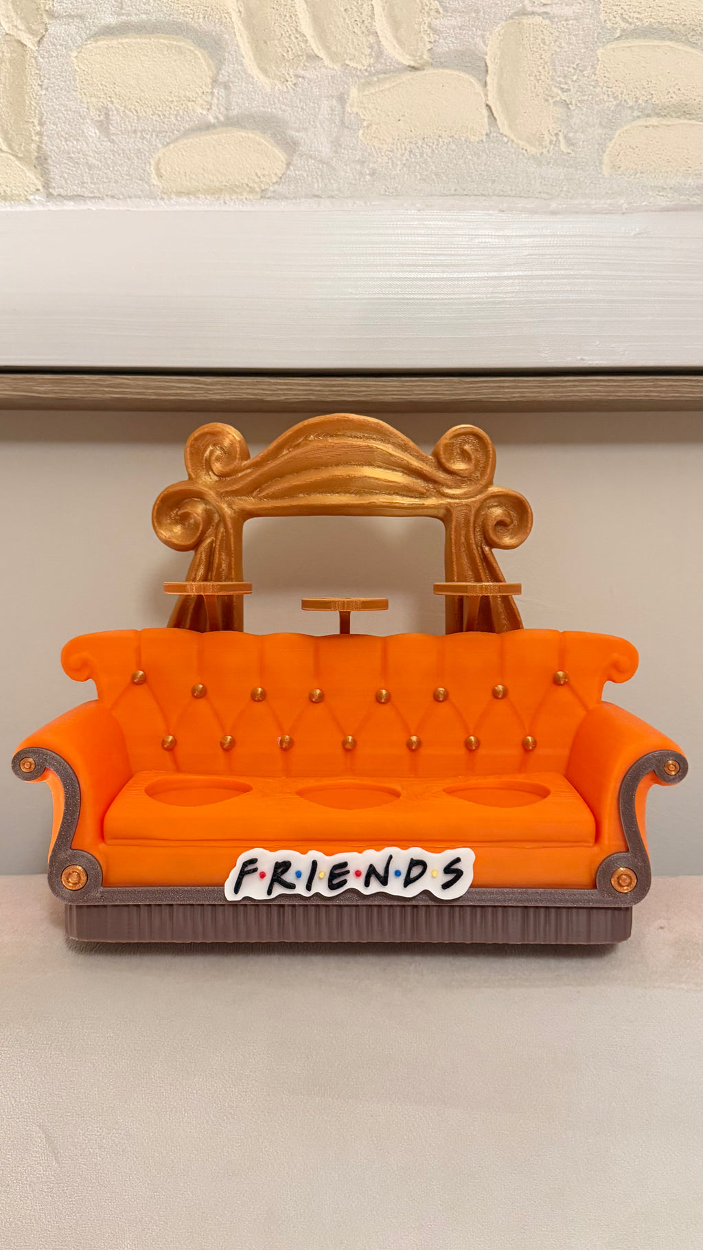 Friends - Display Sofa
