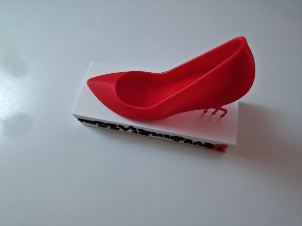 The Devil Wears Prada 2 — Escultura Decorativa 3D