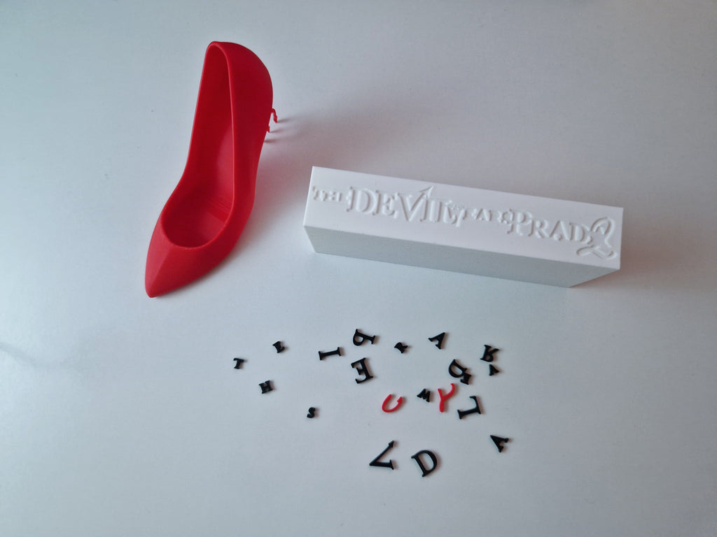 The Devil Wears Prada 2 — Escultura Decorativa 3D